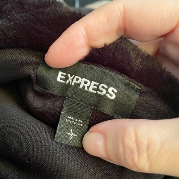 Black faux fur short coat Express womens size large pockets - Picture 8 of 9